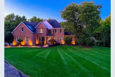 5 Noble Ct, Washington Township, NJ 07853 - Photo 2