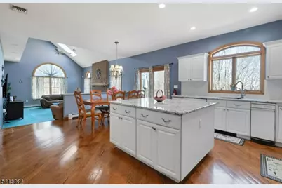 5 Noble Ct, Washington Township, NJ 07853 - Photo 18