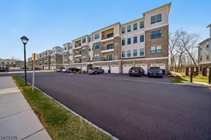 15 Whitney Ave, Morris Plains, NJ 07950 - Photo 26