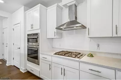 15 Whitney Ave, Morris Plains, NJ 07950 - Photo 4