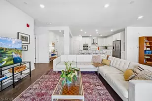 15 Whitney Ave, Morris Plains, NJ 07950 - Photo 8