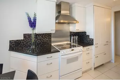 2 Claridge Dr #7NE, Verona, NJ 07044 - Photo 6