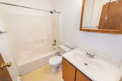 197 Fort Lee Rd, Teaneck Township, NJ 07666 - Photo 18