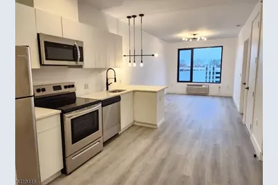 925 E Jersey St #533, Elizabeth, NJ 07201 - Photo 2