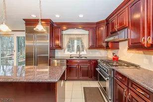 4 Summit Ln, Roxbury Township, NJ 07876 - Photo 8