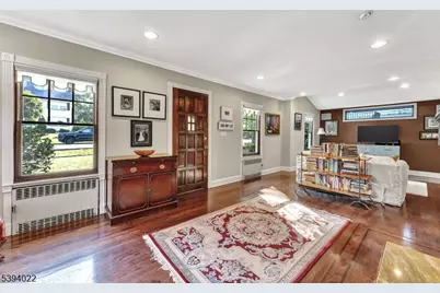 19 Forest Dr, Bloomfield, NJ 07003 - Photo 2