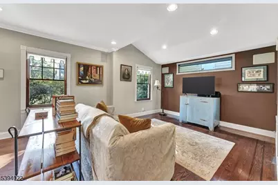 19 Forest Dr, Bloomfield, NJ 07003 - Photo 6