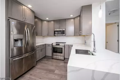 1 Carriage City Plz #1214, Rahway, NJ 07065 - Photo 2