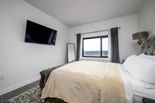 1 Carriage City Plz, Rahway, NJ 07065 - Photo 20