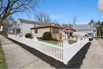 1 Lyons Pl, Morristown, NJ 07960 - Photo 4