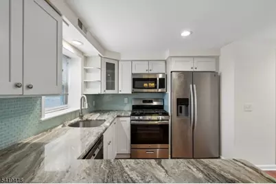 1 Lyons Pl, Morristown, NJ 07960 - Photo 18