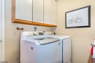 8 Tomahawk Dr, Wayne Twp., NJ 07470 - Photo 16