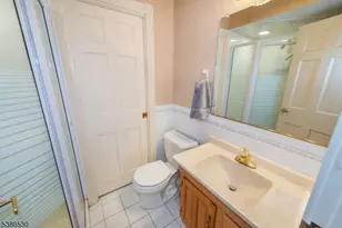 8 Tomahawk Dr, Wayne Twp., NJ 07470 - Photo 28