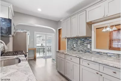 1985 Ostwood Ter, Union Township, NJ 07083 - Photo 8