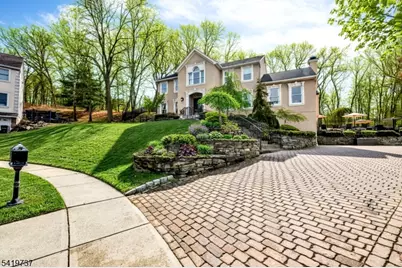 4 Michele Ct, Wayne, NJ 07470 - Photo 2