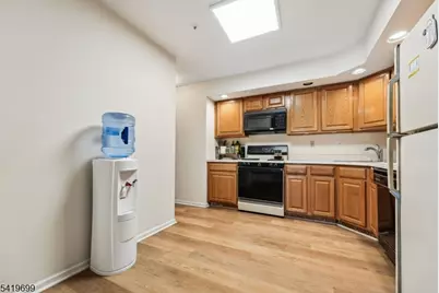 48 Cornerstone Ln, Newark, NJ 07103 - Photo 12