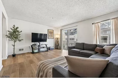 48 Cornerstone Ln, Newark, NJ 07103 - Photo 6