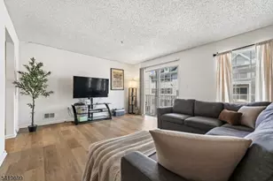 48 Cornerstone Ln, Newark, NJ 07103 - Photo 6