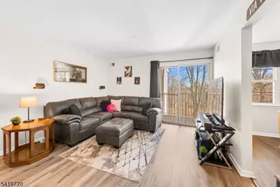 67 Brookside Ln, Mount Arlington, NJ 07856 - Photo 4