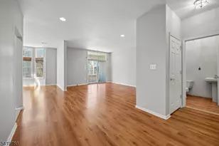 915 Kensington Ln, Livingston, NJ 07039 - Photo 4