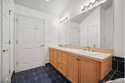 915 Kensington Ln, Livingston, NJ 07039 - Photo 24