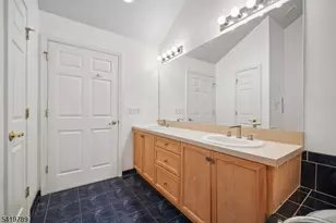 915 Kensington Ln, Livingston, NJ 07039 - Photo 24