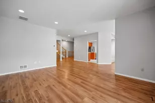 915 Kensington Ln, Livingston, NJ 07039 - Photo 6