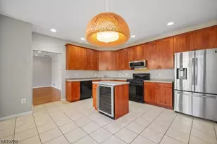 915 Kensington Ln, Livingston, NJ 07039 - Photo 14