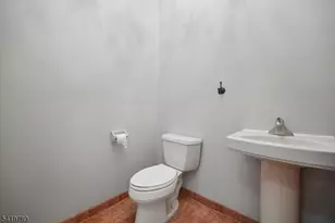 915 Kensington Ln, Livingston, NJ 07039 - Photo 16