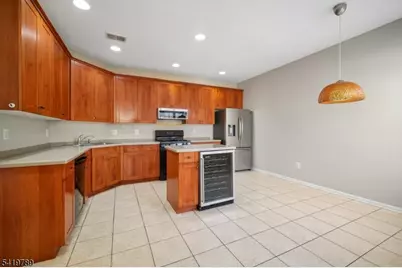 915 Kensington Ln, Livingston, NJ 07039 - Photo 12