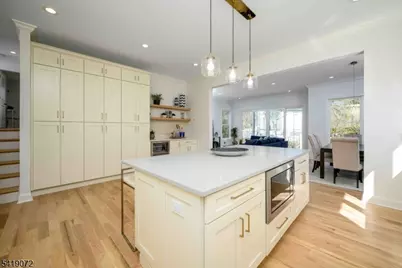 32 W McClellan Ave, Livingston, NJ 07039 - Photo 8