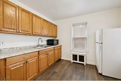 289 Hilton Ave, Union Township, NJ 07088 - Photo 10