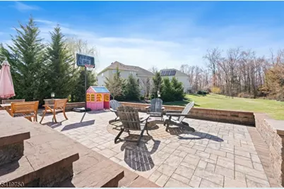 6 Quick Ct, Franklin Township, NJ 08873 - Photo 4