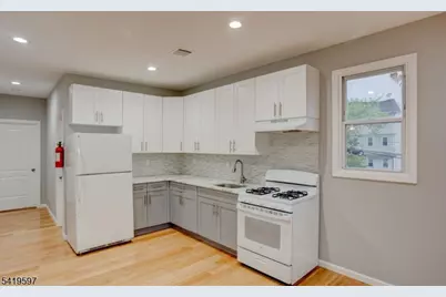 229 21st St, Irvington, NJ 07111 - Photo 8