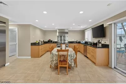 1109 Overlook Ter, Union Township, NJ 07083 - Photo 10