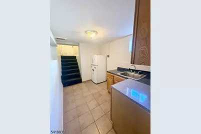 204 Burgess Pl, Passaic, NJ 07055 - Photo 18