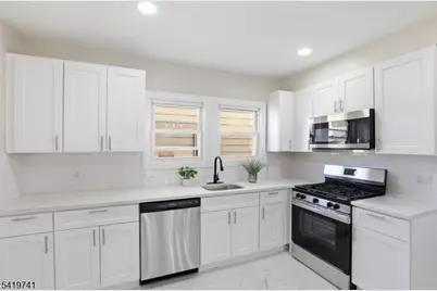 154 Columbia Ave, Newark, NJ 07106 - Photo 12