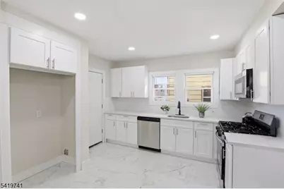 154 Columbia Ave, Newark, NJ 07106 - Photo 14