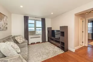 8700 Blvd E, North Bergen Twp., NJ 07047 - Photo 10