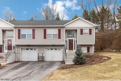 32 Oak Point Dr, Hamburg, NJ 07419 - Photo 1