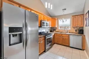 32 Oak Point Dr, Hamburg, NJ 07419 - Photo 8