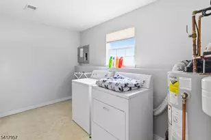 32 Oak Point Dr, Hamburg, NJ 07419 - Photo 16