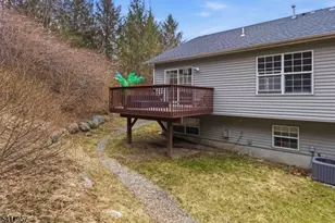 32 Oak Point Dr, Hamburg, NJ 07419 - Photo 20