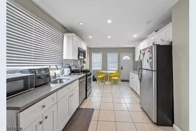 38 Nairn Pl, Newark, NJ 07108 - Photo 8