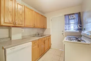 824 N Stiles St, Linden, NJ 07036 - Photo 8