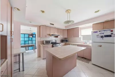 106 Summit Avenue, Bloomfield, NJ 07003 - Photo 4