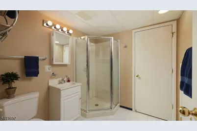 26 Allenby Lane, Scotch Plains Township, NJ 07076 - Photo 32