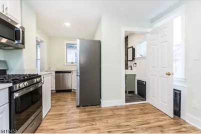 19 Sylvan Pl, Montclair, NJ 07042 - Photo 16