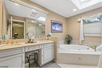 7 Valen Ct, Franklin Lakes, NJ 07417 - Photo 24