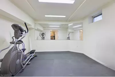 7 Valen Ct, Franklin Lakes, NJ 07417 - Photo 28